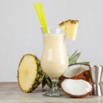 Pina Cola cocktail med ananas og kokos