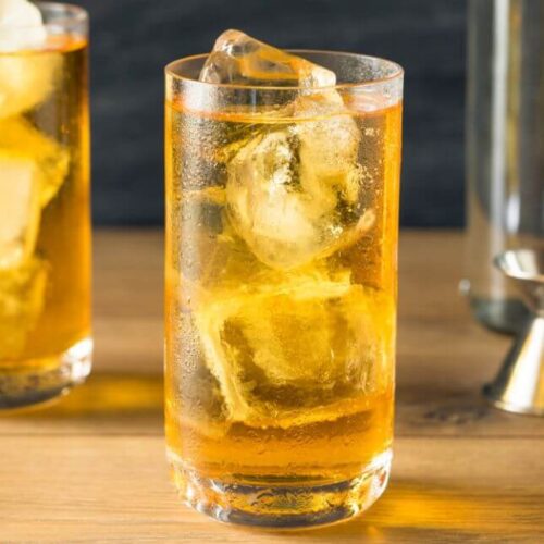 Vodka Red Bull opskrift | Opkvikkende drink til - Drinksguide