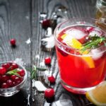 Forfriskende poinsettia cocktail til vinteren